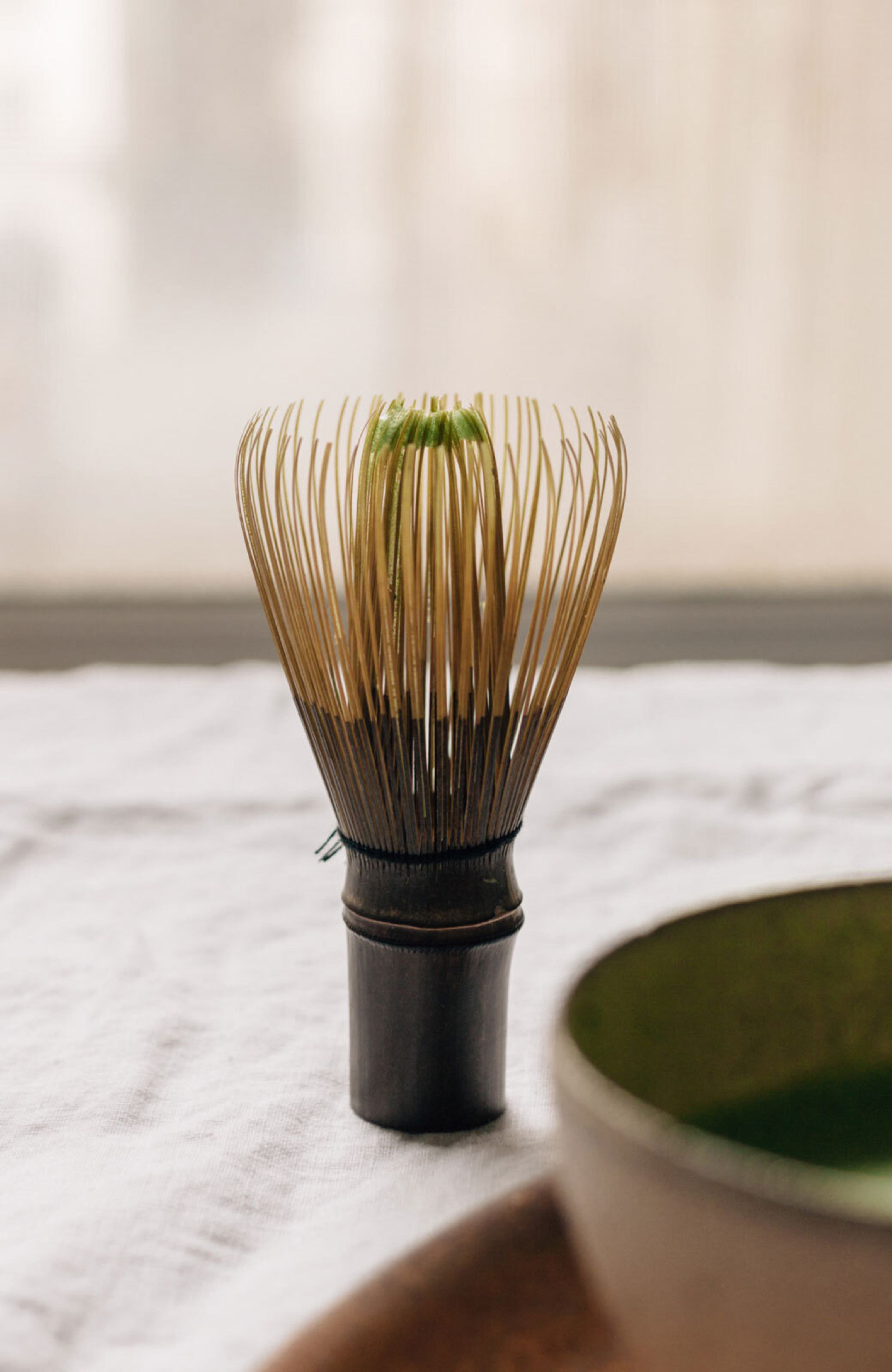 Recipe whisking matcha 004